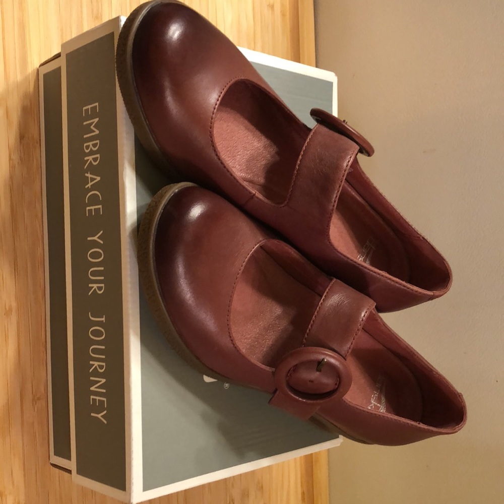 Mary Janes; Brandy Waterproof Burnished Spice